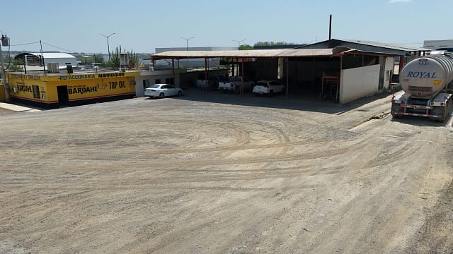 Terreno en Renta con local comercial, oficinas y área techada sobre carretera, en Allende, N.L.